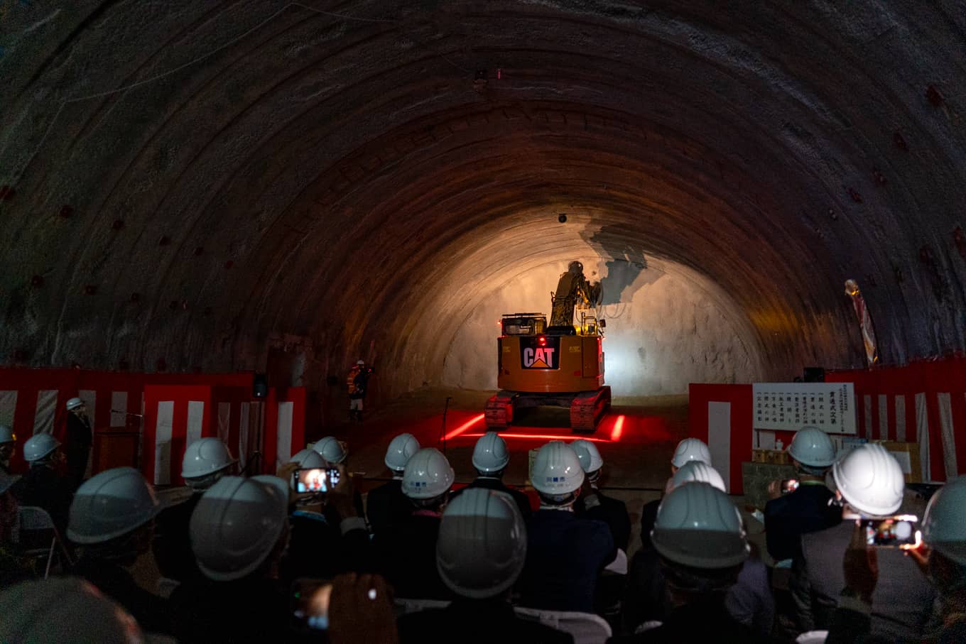 DSC01320 尻手黒川線トンネル 貫通式