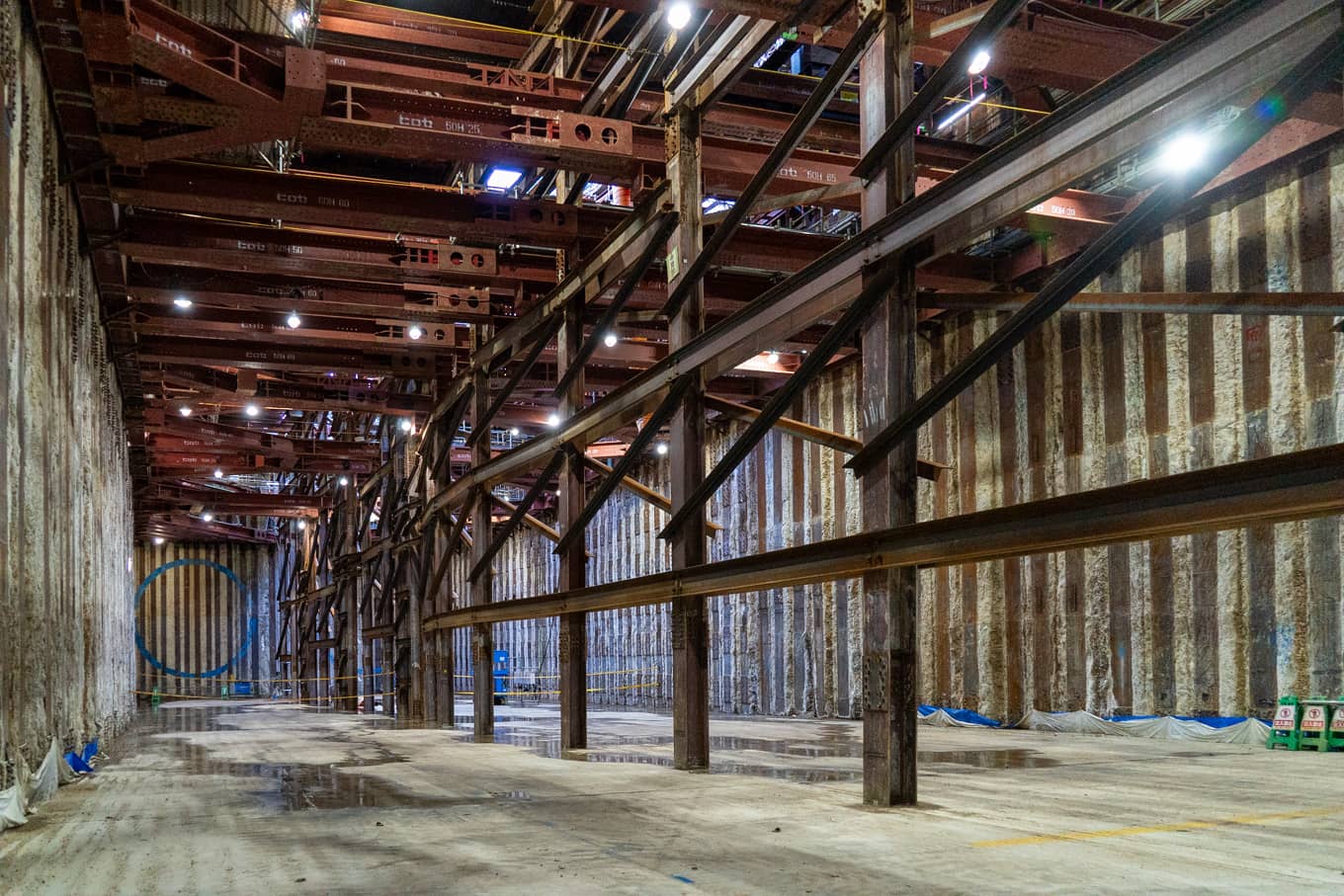 DSC01228 西武新宿線 中井駅～野方駅間 連続立体交差事業（2025年12月・新井薬師前駅）