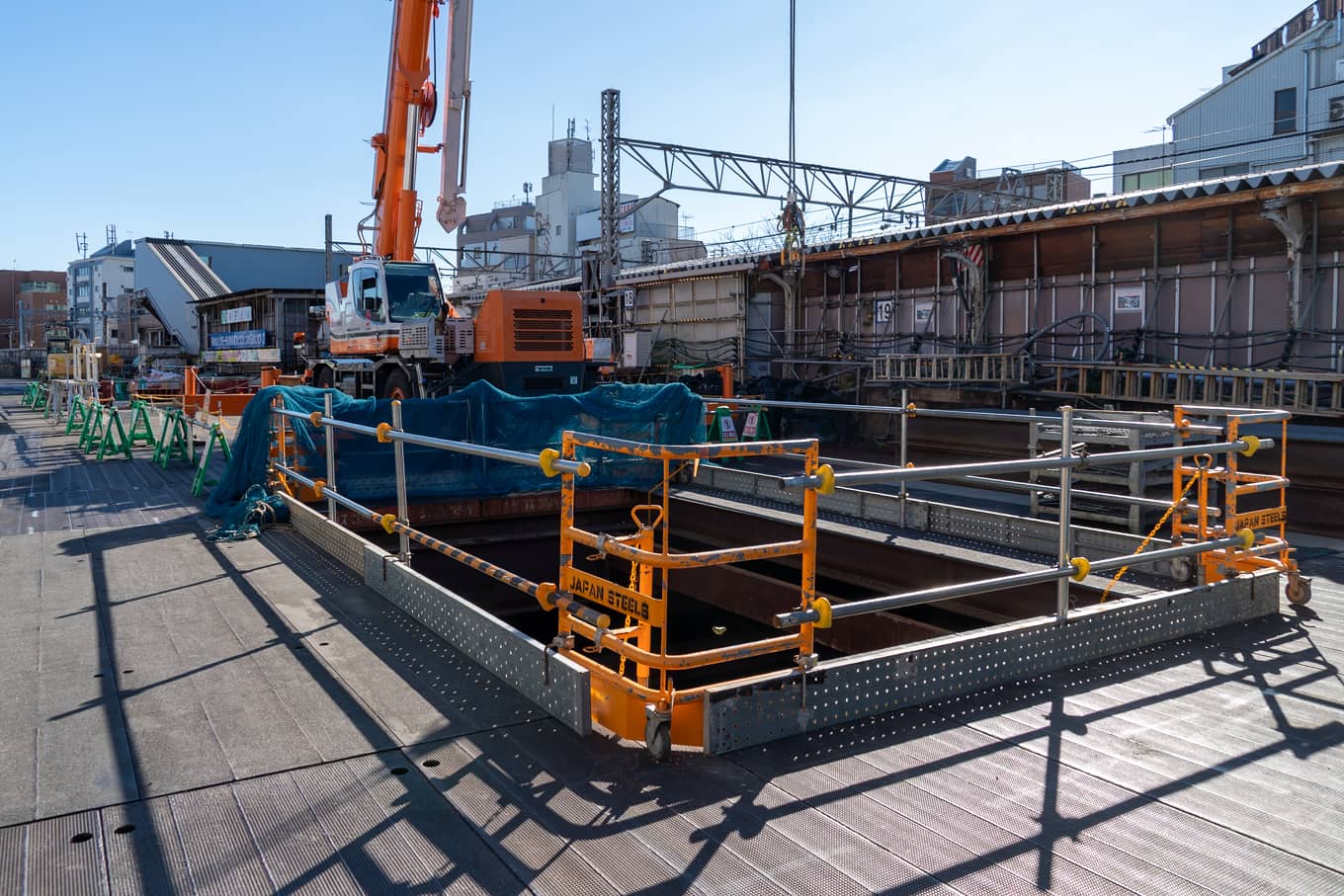 DSC01261 西武新宿線 中井駅～野方駅間 連続立体交差事業（2025年12月・新井薬師前駅）