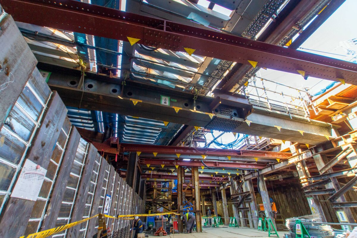 DSC00636_w2520px-1200x800 西武新宿線 中井駅～野方駅間 連続立体交差事業（2025年12月・新井薬師前駅）